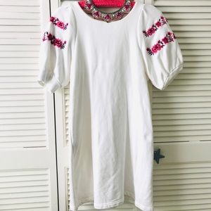 Cute embroider dress, size S